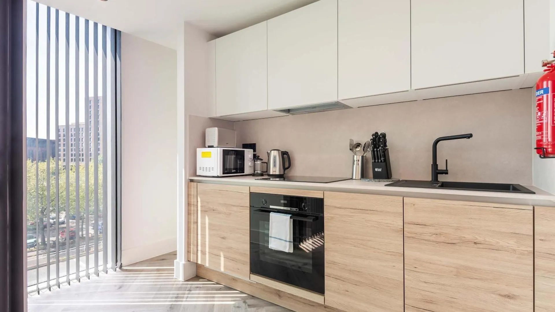 Stunning 1 Bedroom Apartment In Central Σέφιλντ 0*,